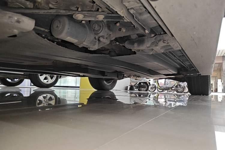 Used Jaguar F-PACE 2018 2.0T Two-Wheel Drive Urban Deluxe Edition Left Side Sill