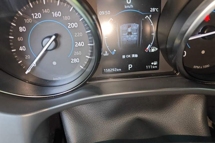 Used Jaguar F-PACE 2018 2.0T All-Wheel Drive R-Sport Sport Edition Odometer Close Up