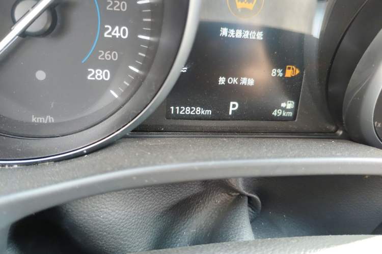 Used Jaguar F-PACE 2018 2.0T Two-Wheel Drive Urban Deluxe Edition Odometer Close Up