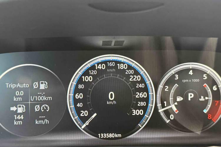 Used Jaguar F-PACE 2018 2.0T All-Wheel Drive R-Sport Sport Edition Odometer Close Up