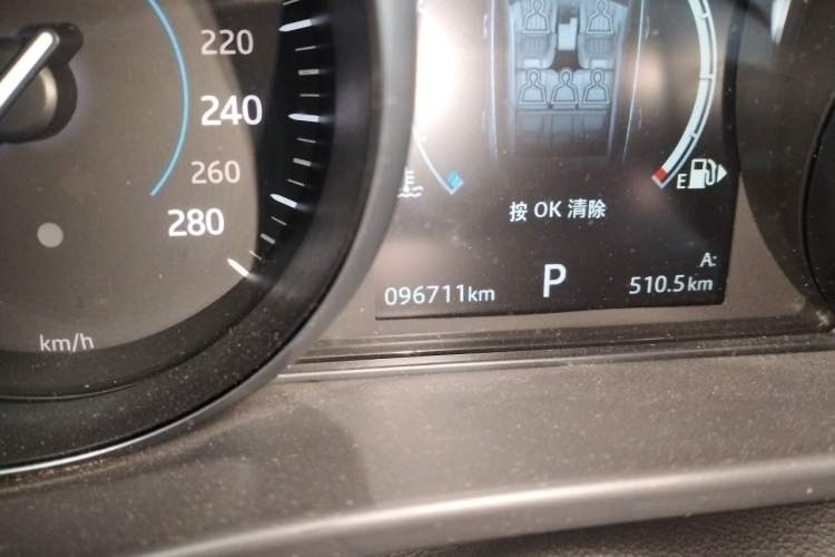 Used Jaguar F-PACE 2018 2.0T Four-Wheel Drive Urban Luxury Edition Odometer Close Up