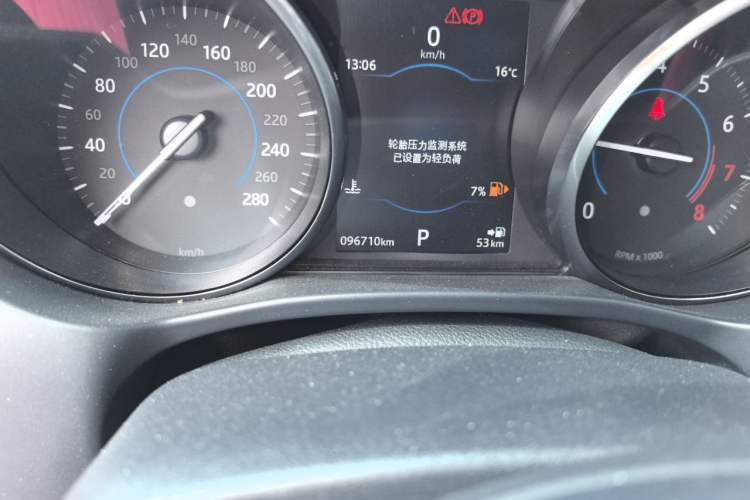 Used Jaguar F-PACE 2018 2.0T Four-Wheel Drive Urban Luxury Edition Odometer Close Up