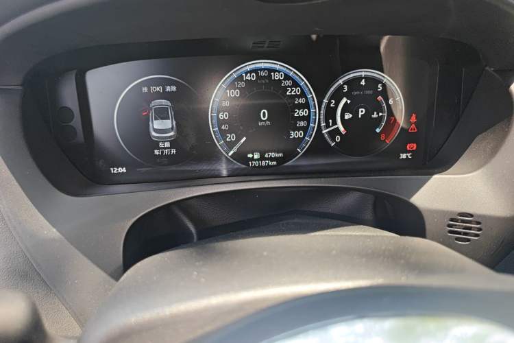 Used Jaguar F-PACE 2018 2.0T Four-Wheel Drive Urban Luxury Edition Odometer Close Up