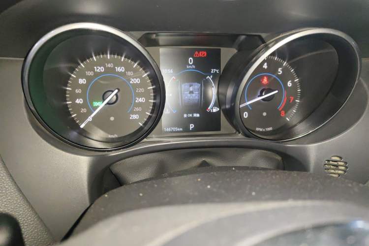 Used Jaguar F-PACE 2018 2.0T Two-Wheel Drive Urban Deluxe Edition Odometer Close Up
