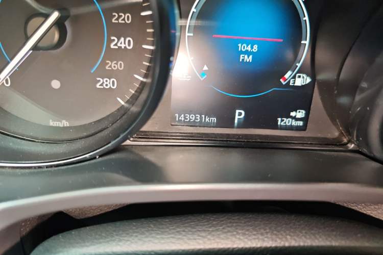 Used Jaguar F-PACE 2018 2.0T Four-Wheel Drive Urban Luxury Edition Odometer Close Up
