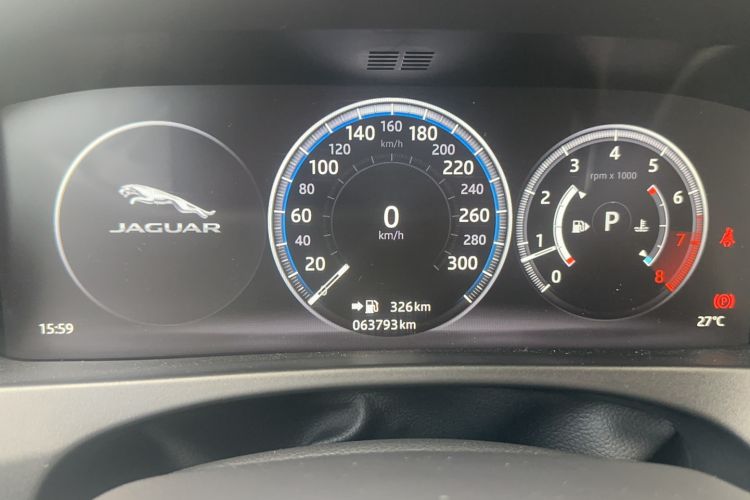 Used Jaguar F-PACE 2018 2.0T All-Wheel Drive R-Sport Sport Edition Odometer Close Up