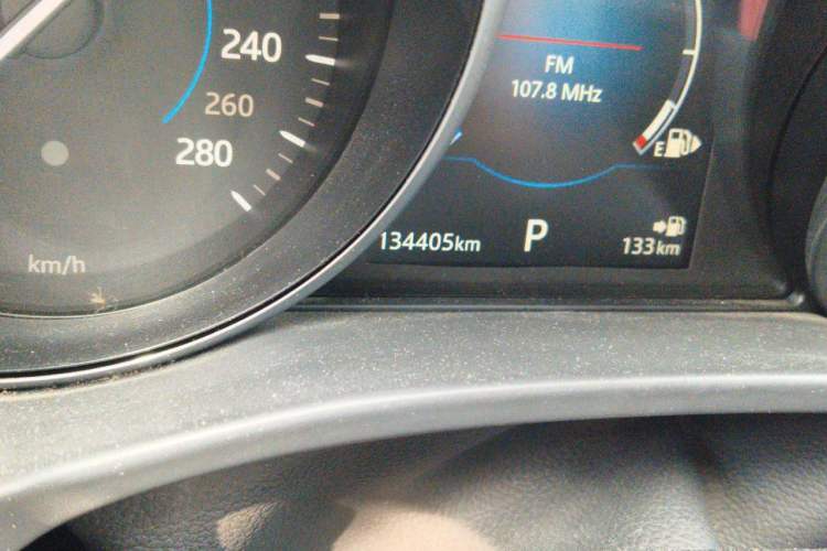Used Jaguar F-PACE 2018 2.0T Four-Wheel Drive Urban Luxury Edition Odometer Close Up