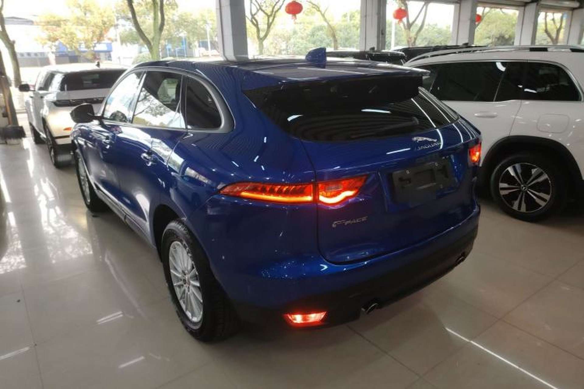 Used Jaguar F-PACE 2018 2.0T Two-Wheel Drive Urban Deluxe Edition Rear Left 45 Deg