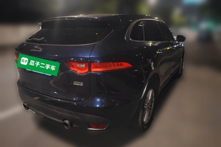 Used Jaguar F-PACE 2018 2.0T Two-Wheel Drive Urban Deluxe Edition Rear Right 45 Deg