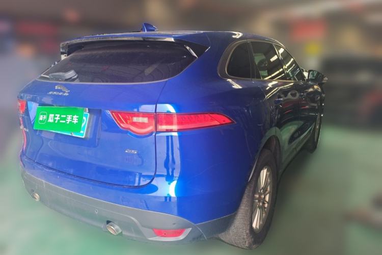 Used Jaguar F-PACE 2018 2.0T Two-Wheel Drive Urban Deluxe Edition Rear Right 45 Deg