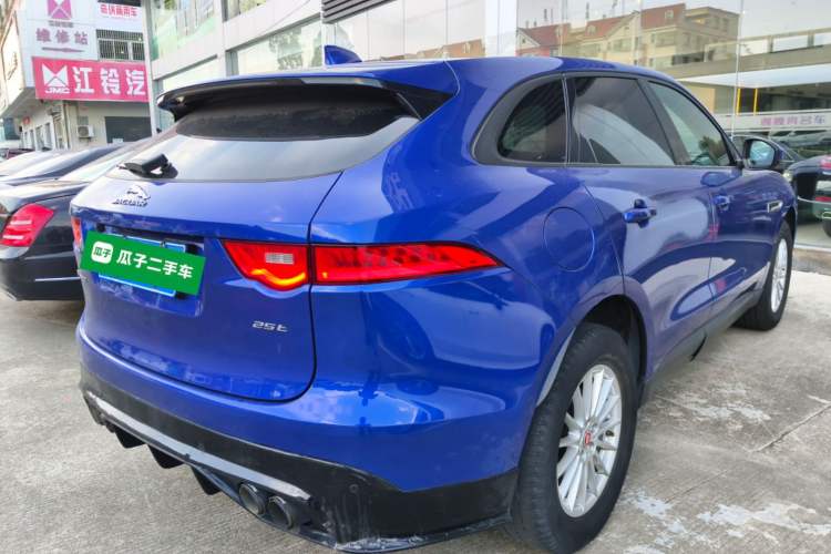 Used Jaguar F-PACE 2018 2.0T Two-Wheel Drive Urban Deluxe Edition Rear Right 45 Deg