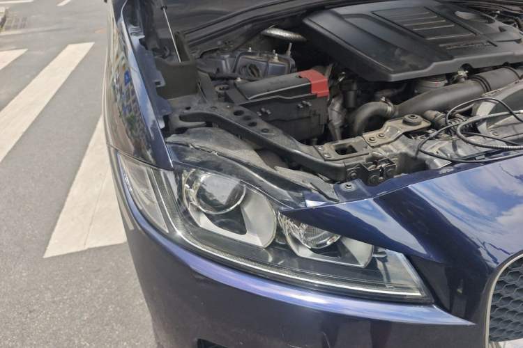 Used Jaguar F-PACE 2018 2.0T Four-Wheel Drive Urban Luxury Edition Right Front Headlight
