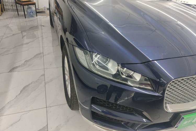 Used Jaguar F-PACE 2018 2.0T Four-Wheel Drive Urban Luxury Edition Right Front Headlight