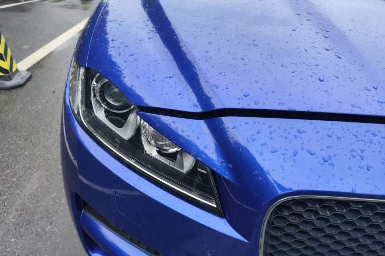 Used Jaguar F-PACE 2018 2.0T Four-Wheel Drive Urban Luxury Edition Right Front Headlight