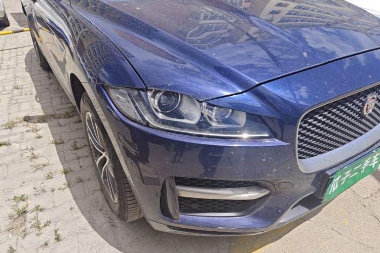 Used Jaguar F-PACE 2018 Restyled 2.0T All-Wheel-Drive R-Sport Sport Edition Right Front Headlight