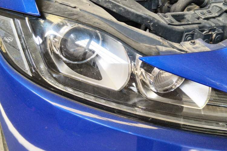 Used Jaguar F-PACE 2018 2.0T Four-Wheel Drive Urban Luxury Edition Right Front Headlight