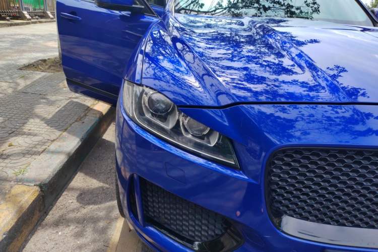 Used Jaguar F-PACE 2018 3.0 SC Four-Wheel Drive R-Sport Sport Edition Right Front Headlight