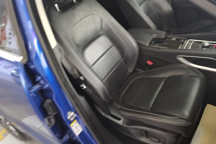 Used Jaguar F-PACE 2018 2.0T All-Wheel Drive R-Sport Sport Edition Right Front Seat