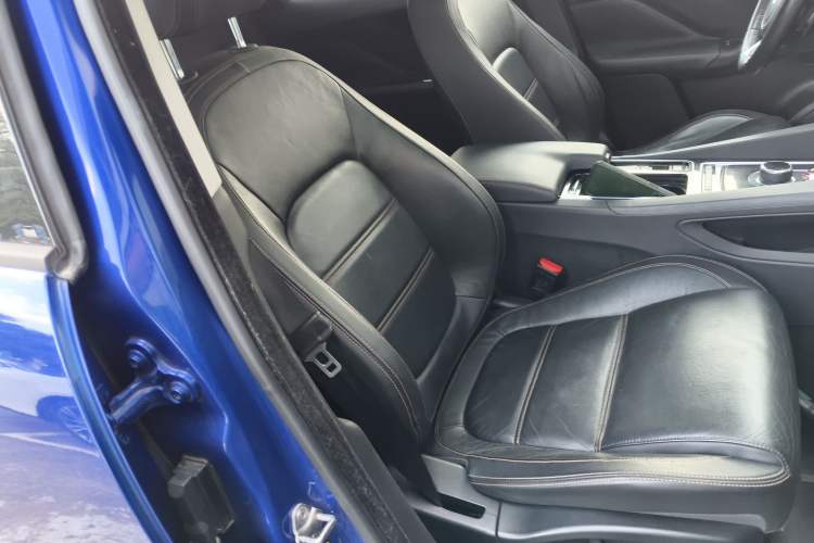 Used Jaguar F-PACE 2018 2.0T Two-Wheel Drive Urban Deluxe Edition Right Front Seat