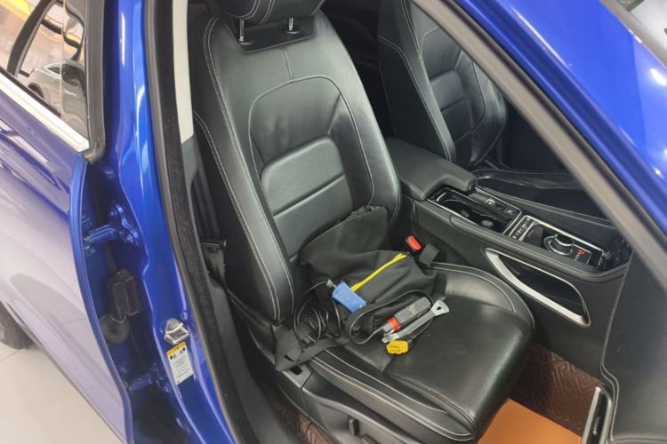 Used Jaguar F-PACE 2018 3.0 SC Four-Wheel Drive R-Sport Sport Edition Right Front Seat