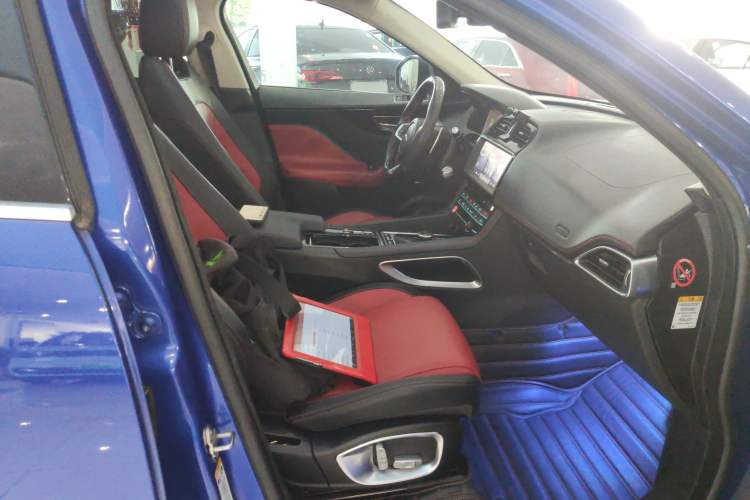 Used Jaguar F-PACE 2018 2.0T All-Wheel Drive R-Sport Sport Edition Right Front Seat