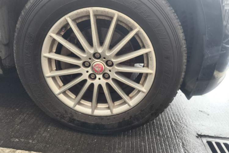Used Jaguar F-PACE 2018 2.0T Four-Wheel Drive Urban Luxury Edition Right Front Wheel Hub