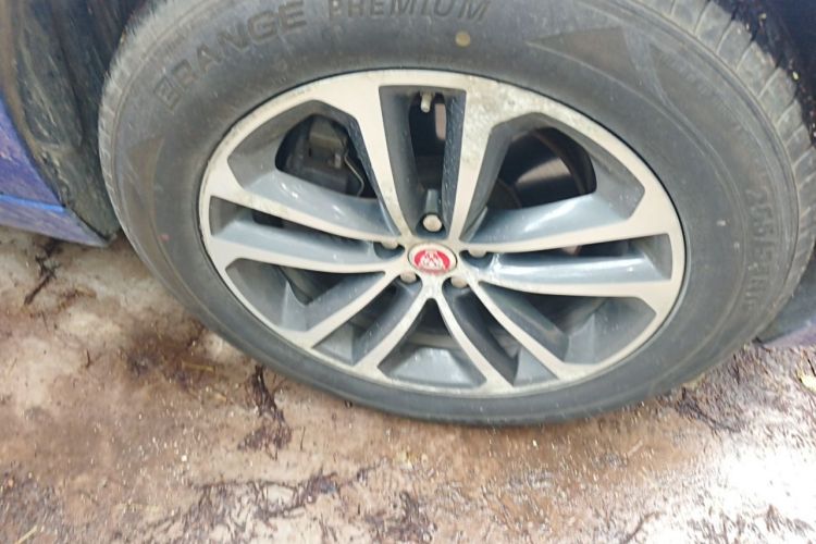 Used Jaguar F-PACE 2018 3.0 SC Four-Wheel Drive R-Sport Sport Edition Right Front Wheel Hub