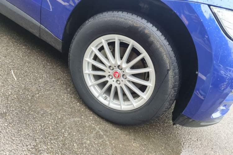Used Jaguar F-PACE 2018 2.0T Four-Wheel Drive Urban Luxury Edition Right Front Wheel Hub