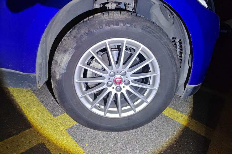 Used Jaguar F-PACE 2018 2.0T Four-Wheel Drive Urban Luxury Edition Right Front Wheel Hub