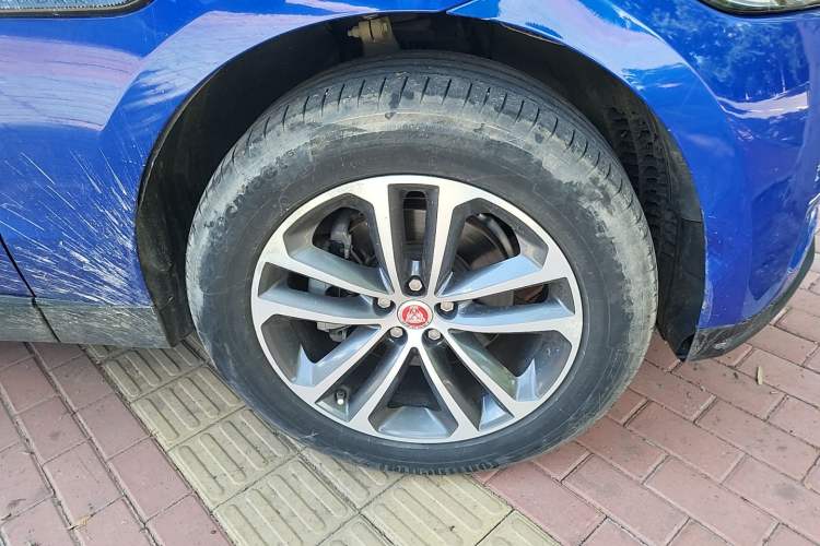 Used Jaguar F-PACE 2018 2.0T Four-Wheel Drive Urban Luxury Edition Right Front Wheel Hub