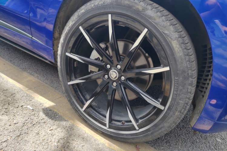 Used Jaguar F-PACE 2018 3.0 SC Four-Wheel Drive R-Sport Sport Edition Right Front Wheel Hub