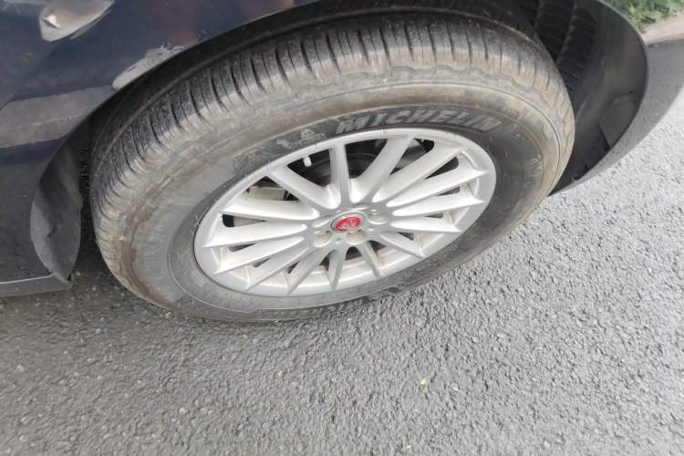 Used Jaguar F-PACE 2018 2.0T Four-Wheel Drive Urban Luxury Edition Right Front Wheel Hub