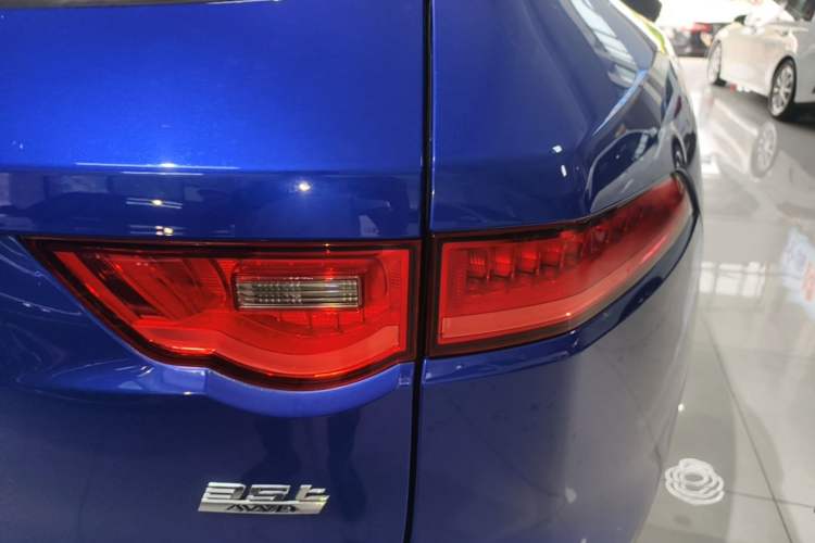 Used Jaguar F-PACE 2018 3.0 SC Four-Wheel Drive R-Sport Sport Edition Right Rear Taillight