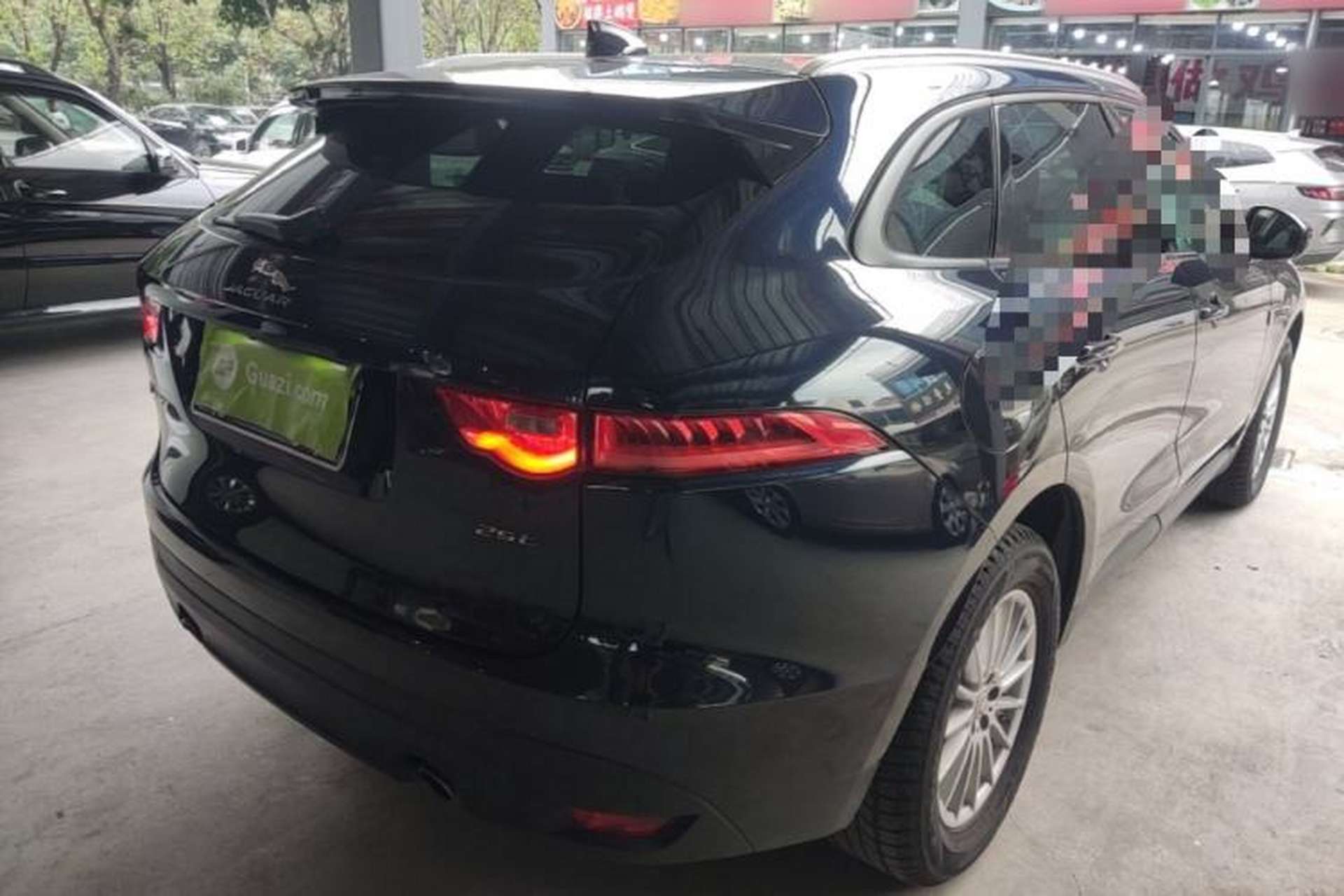 Used Jaguar F-PACE 2018 2.0T Two-Wheel Drive Urban Deluxe Edition Right Rear Taillight