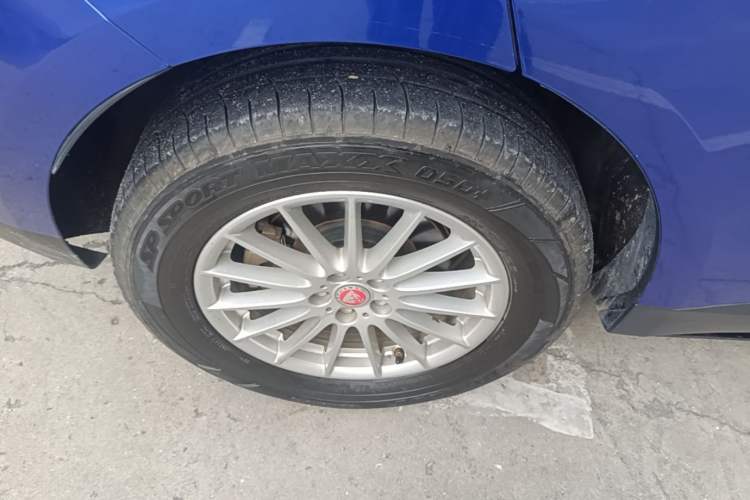 Used Jaguar F-PACE 2018 2.0T Four-Wheel Drive Urban Luxury Edition Right Rear Wheel Hub
