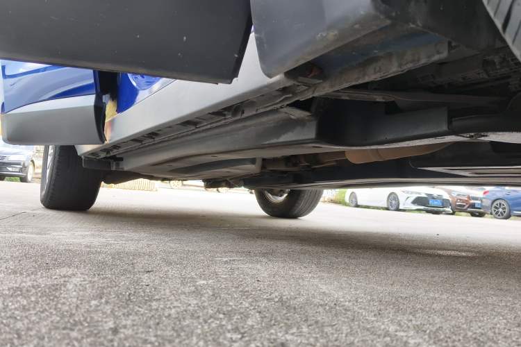 Used Jaguar F-PACE 2018 2.0T Two-Wheel Drive Urban Deluxe Edition Right Side Sill