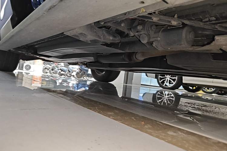 Used Jaguar F-PACE 2018 2.0T Two-Wheel Drive Urban Deluxe Edition Right Side Sill