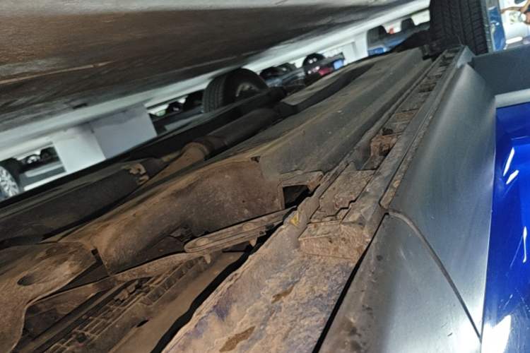Used Jaguar F-PACE 2018 2.0T Four-Wheel Drive Urban Luxury Edition Right Side Sill