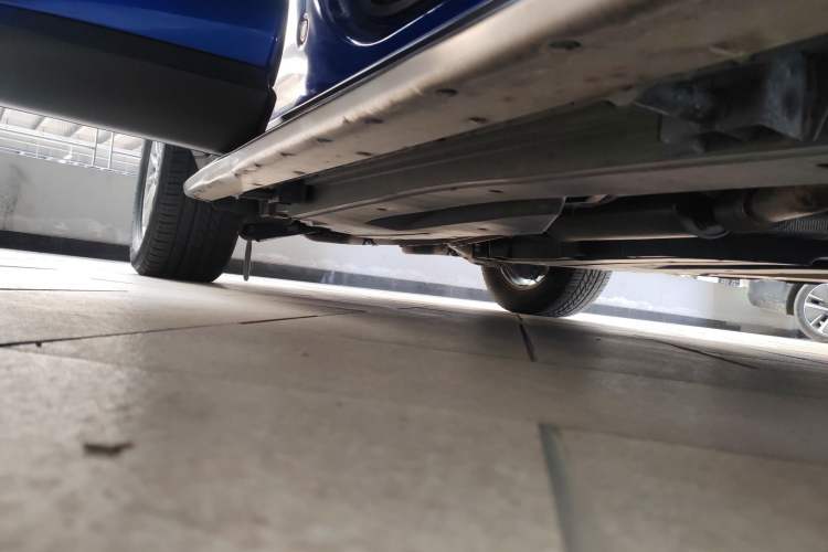 Used Jaguar F-PACE 2018 2.0T Four-Wheel Drive Urban Luxury Edition Right Side Sill