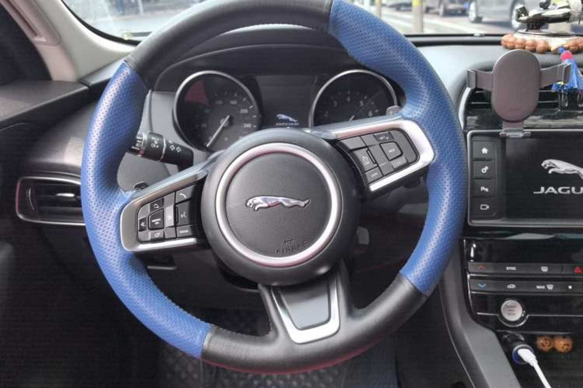 Used Jaguar F-PACE 2018 2.0T Four-Wheel Drive Urban Luxury Edition Steering Wheel