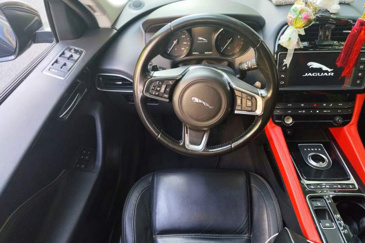 Used Jaguar F-PACE 2018 2.0T Four-Wheel Drive Urban Luxury Edition Steering Wheel