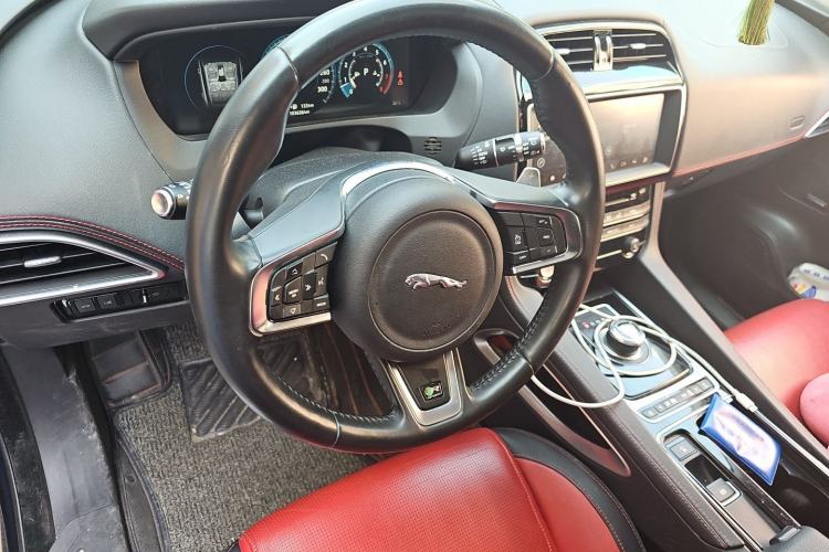Used Jaguar F-PACE 2018 Restyled 2.0T All-Wheel-Drive R-Sport Sport Edition Steering Wheel