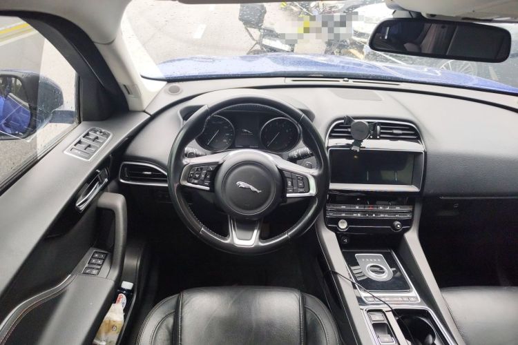 Used Jaguar F-PACE 2018 2.0T Four-Wheel Drive Urban Luxury Edition Steering Wheel