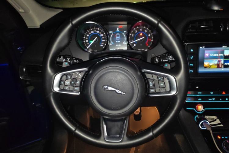 Used Jaguar F-PACE 2018 2.0T Four-Wheel Drive Urban Luxury Edition Steering Wheel