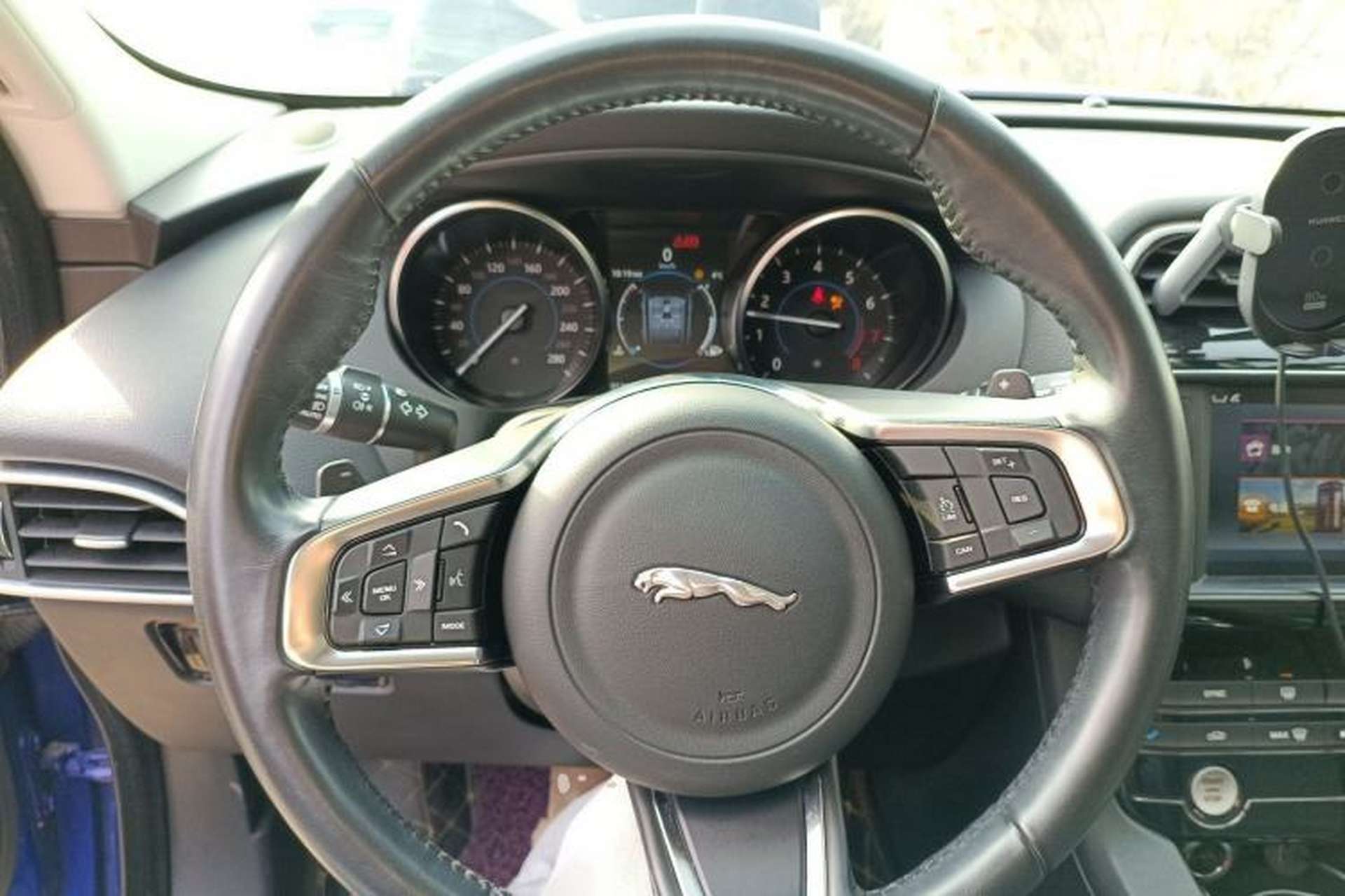 Used Jaguar F-PACE 2018 2.0T Four-Wheel Drive Urban Luxury Edition Steering Wheel