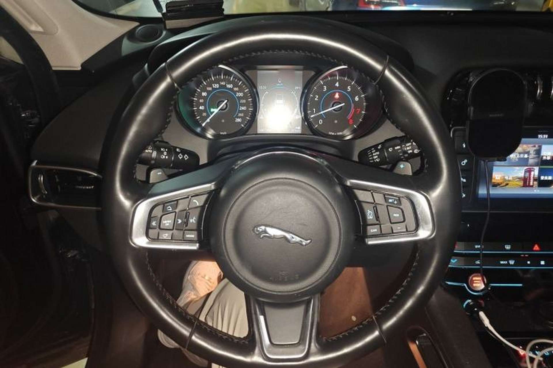Used Jaguar F-PACE 2018 2.0T Four-Wheel Drive Urban Luxury Edition Steering Wheel