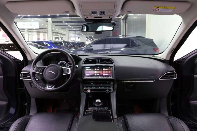 Used Jaguar F-PACE 2018 3.0 SC Four-Wheel Drive R-Sport Sport Edition Steering Wheel