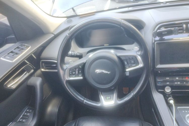 Used Jaguar F-PACE 2018 2.0T All-Wheel Drive R-Sport Sport Edition Steering Wheel