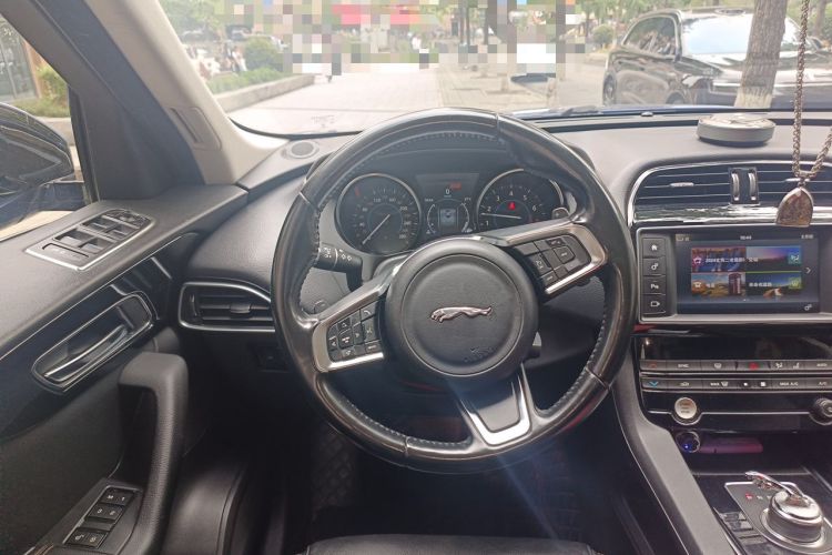 Used Jaguar F-PACE 2018 2.0T Four-Wheel Drive Urban Luxury Edition Steering Wheel