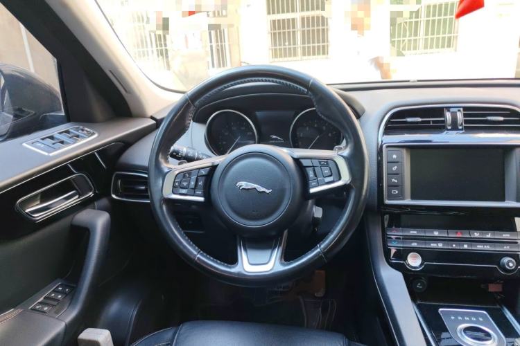 Used Jaguar F-PACE 2018 2.0T Four-Wheel Drive Urban Luxury Edition Steering Wheel